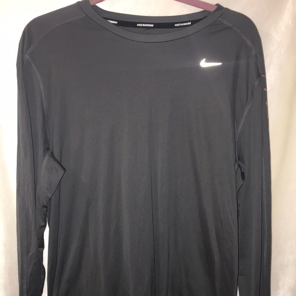 Nike Running Men's Gray Long-Sleeve‎ Training Shirt Size XL